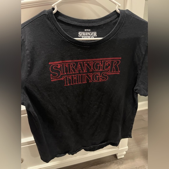 Stranger Things T-Shirt - Picture 1 of 2